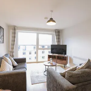 https://southbank-leeds-apartment-new-with-free-parking.yorkshirehotels.net