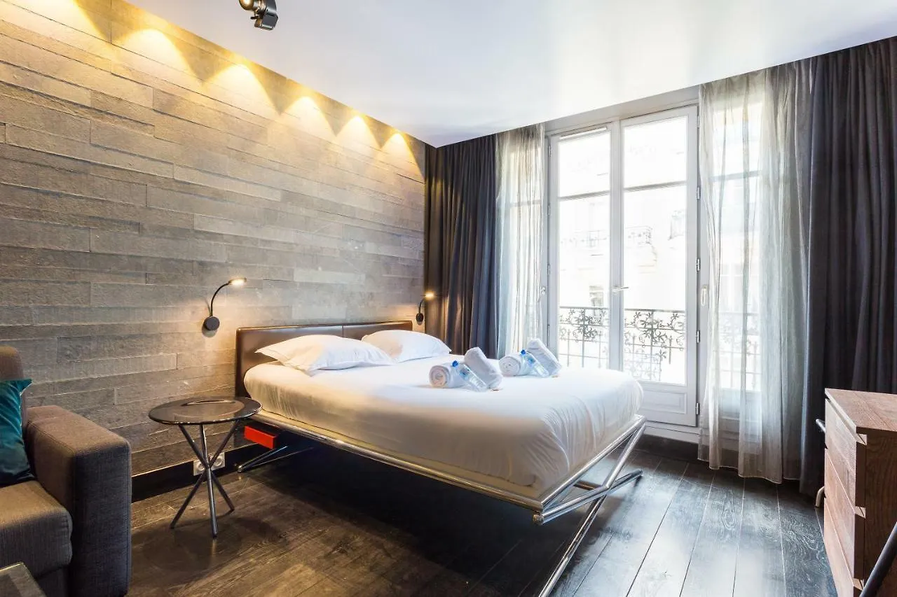 Cmg - Suite Premium Tour Eiffel - 31 contacts